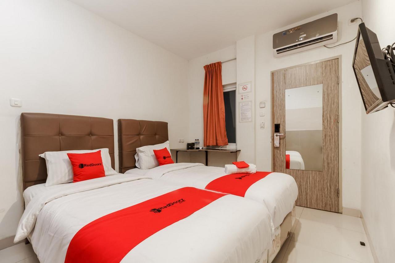 Permata Inn Медан Екстер'єр фото